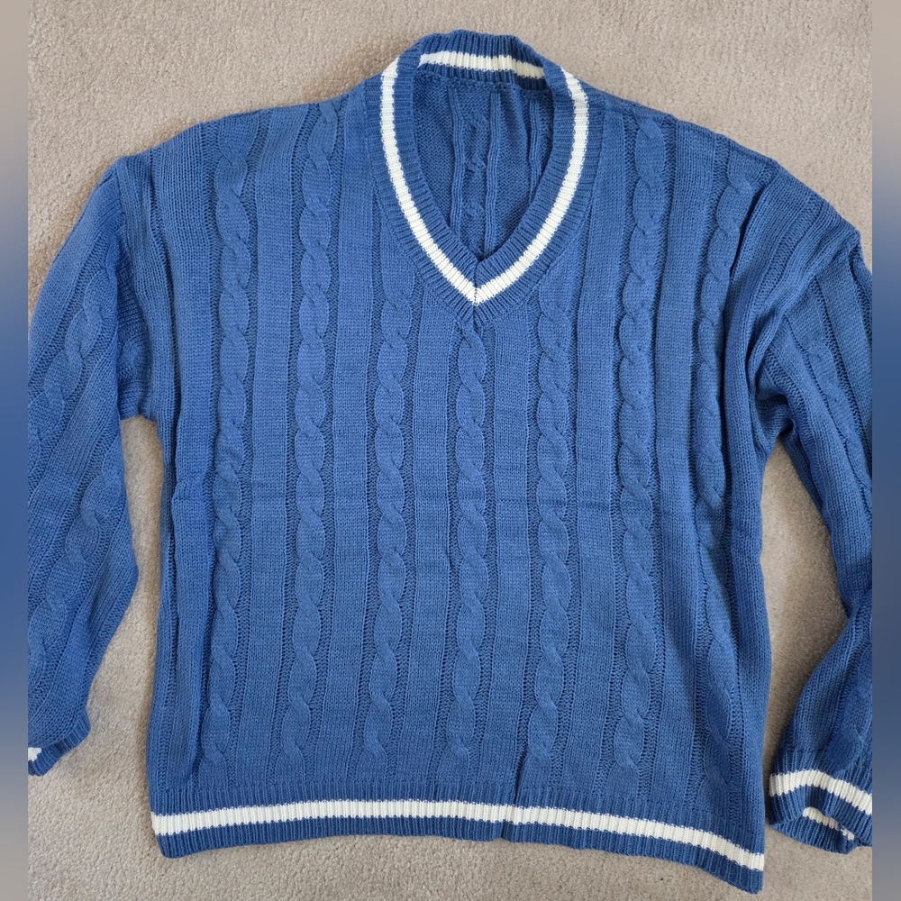 Women's Blue V-Neck Cable Knit Sweater XL (12)